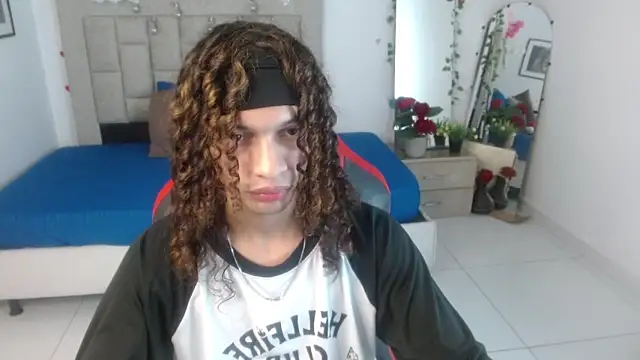 Axel fox77 online show from June 20, 2026, 12:48 am
