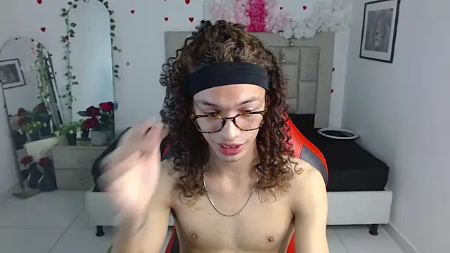 Axel fox77 online show from June 10, 2026, 1:18 am