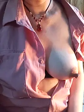 Snapshot of Myna_999 chatting on February 7, 2026, 1:57 am Myna 999 online show from February 7, 2026, 1:57 am