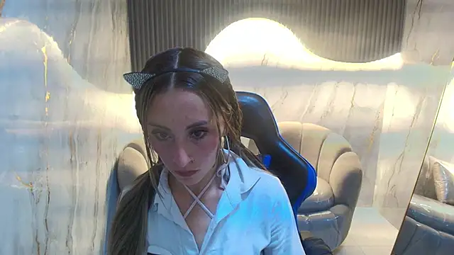 Snapshot of katalina_r_ chatting on February 7, 2026, 3:03 am katalina r online show from February 7, 2026, 3:03 am