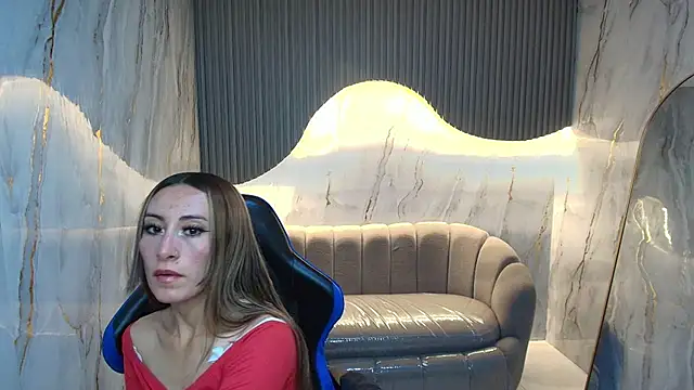 katalina r  online show from April 16, 2026, 7:58 pm