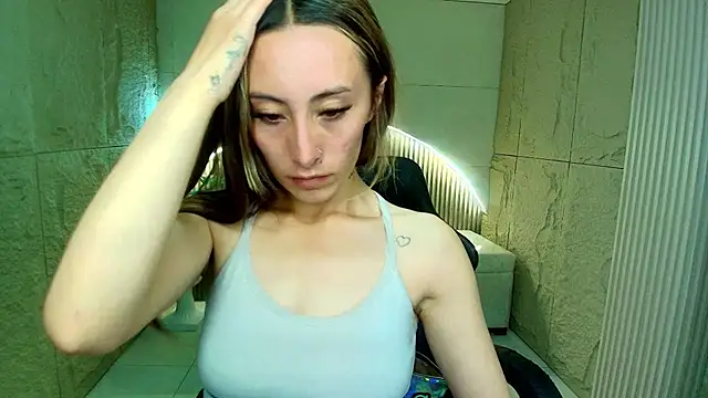 katalina r  online show from March 24, 2026, 3:06 am