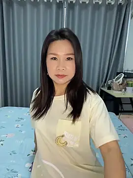 xiaoligirl online show from April 19, 2026, 7:09 am