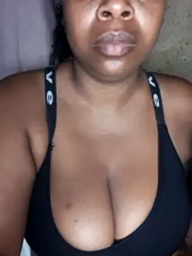 Snapshot of bigboobylicious chatting on February 7, 2026, 6:16 pm bigboobylicious online show from February 7, 2026, 6:16 pm