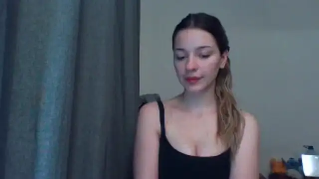 Snapshot of EvelineMagnetic chatting on June 16, 2026, 8:31 pm EvelineMagnetic online show from June 16, 2026, 8:31 pm