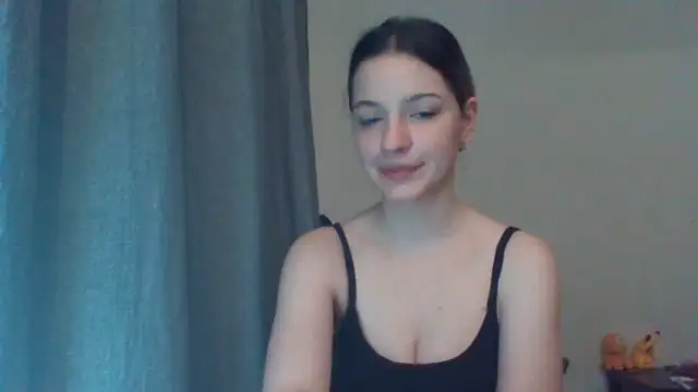 Snapshot of EvelineMagnetic chatting on June 9, 2026, 8:32 pm EvelineMagnetic online show from June 9, 2026, 8:32 pm