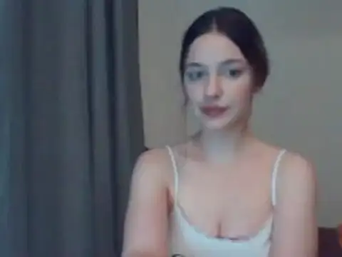 Snapshot of EvelineMagnetic chatting on June 11, 2026, 8:06 pm EvelineMagnetic online show from June 11, 2026, 8:06 pm