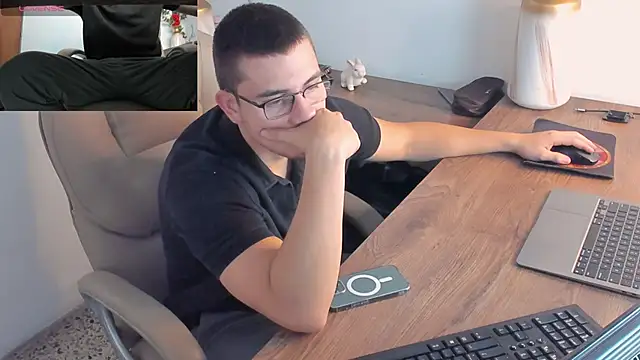 Snapshot of Jay_Grip chatting on February 19, 2026, 1:52 pm Jay Grip online show from February 19, 2026, 1:52 pm