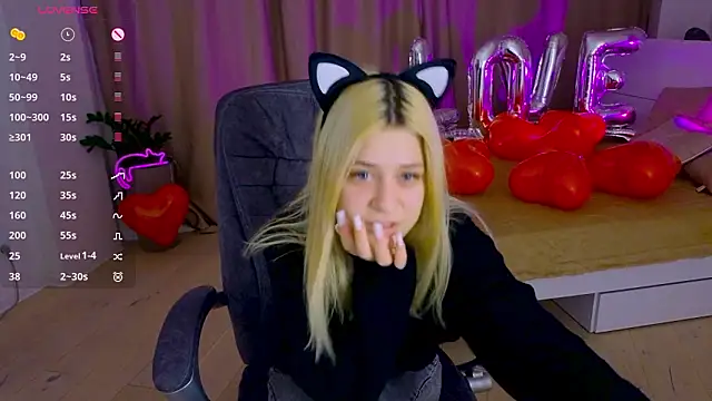 Snapshot of ApheliaStar chatting on February 6, 2026, 3:52 pm ApheliaStar online show from February 6, 2026, 3:52 pm