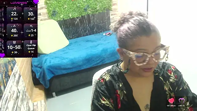 mia pazzi online show from January 13, 2026, 8:57 pm