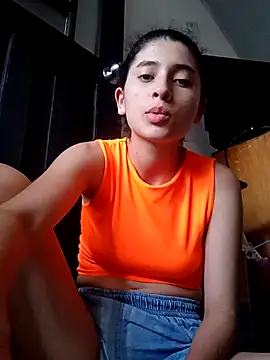 honeyhotgirl19 online show from January 12, 2026, 7:31 pm