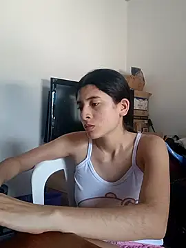 Snapshot of honeyhotgirl19 chatting on March 1, 2026, 5:46 pm honeyhotgirl19 online show from March 1, 2026, 5:46 pm