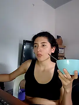 Snapshot of honeyhotgirl19 chatting on March 4, 2026, 9:00 pm honeyhotgirl19 online show from March 4, 2026, 9:00 pm