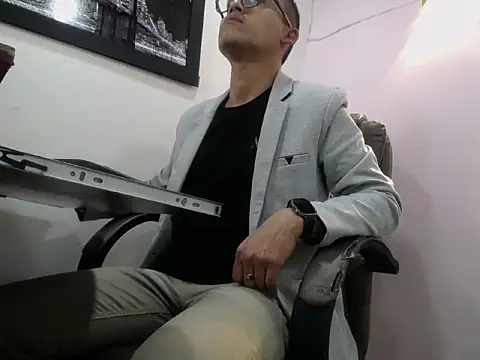 Oswalldo   online show from February 16, 2026, 11:31 am