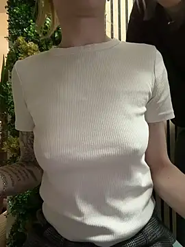 FrancescaZahra online show from February 21, 2026, 8:33 pm