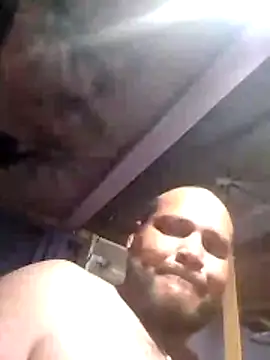 Snapshot of Guanatos13 chatting on March 25, 2026, 4:01 am Guanatos13 online show from March 25, 2026, 4:01 am