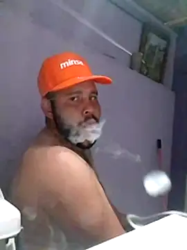 Snapshot of Guanatos13 chatting on January 19, 2026, 2:26 am Guanatos13 online show from January 19, 2026, 2:26 am