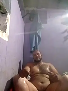 Snapshot of Guanatos13 chatting on April 8, 2026, 3:52 am Guanatos13 online show from April 8, 2026, 3:52 am