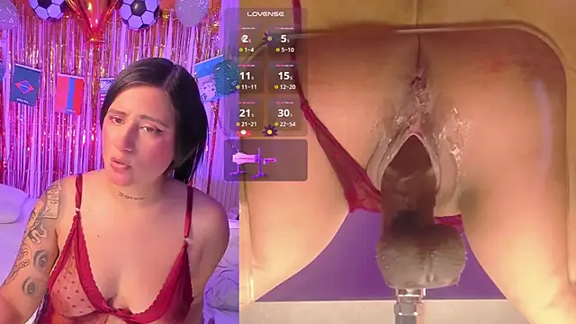 Snapshot of MelanyHolsen chatting on July 1, 2026, 8:42 pm MelanyHolsen online show from July 1, 2026, 8:42 pm