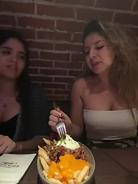 bebitas2  online show from April 12, 2026, 10:35 pm