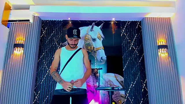 Snapshot of The_Gods_In_Diamonds chatting on January 12, 2026, 3:57 am The Gods In Diamonds online show from January 12, 2026, 3:57 am