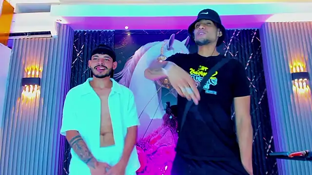 Snapshot of The_Gods_In_Diamonds chatting on January 10, 2026, 6:20 am The Gods In Diamonds online show from January 10, 2026, 6:20 am