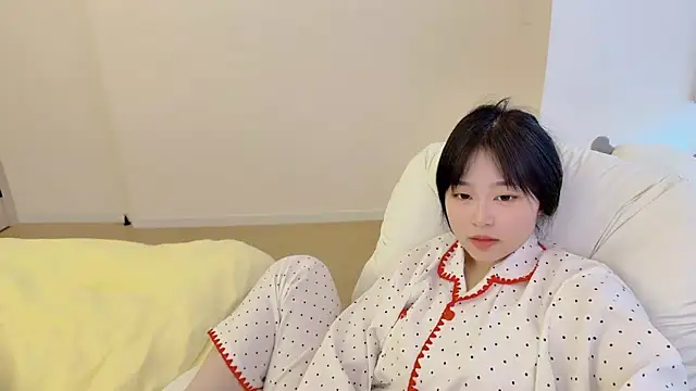 Onefiona online show from April 11, 2026, 7:45 am