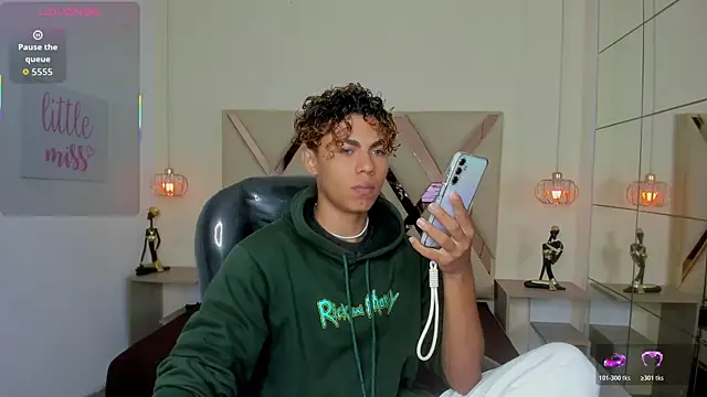 Anyelo Twink online show from April 14, 2026, 4:17 am