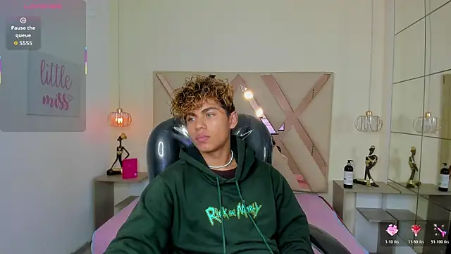 Anyelo Twink online show from May 10, 2026, 5:11 am