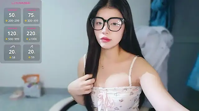 -XiaoYu-777 online show from February 12, 2026, 11:10 am