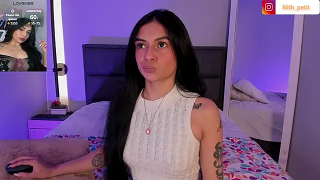 lilith petit  online show from March 28, 2026, 8:32 pm