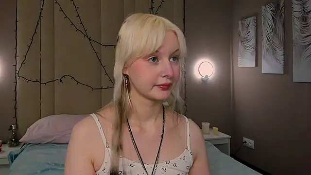 AdeleSilvy online show from February 19, 2026, 1:57 am