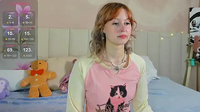 Snapshot of AdeleSilvy chatting on July 4, 2026, 1:45 am AdeleSilvy online show from July 4, 2026, 1:45 am