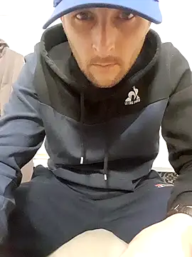 Snapshot of 80julien chatting on February 21, 2026, 9:28 pm 80julien online show from February 21, 2026, 9:28 pm