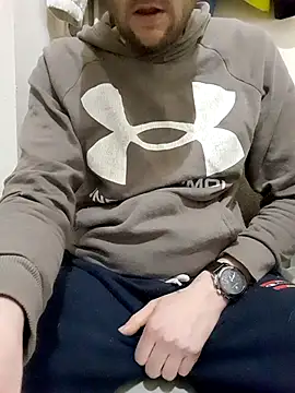 Snapshot of 80julien chatting on March 1, 2026, 5:40 am 80julien online show from March 1, 2026, 5:40 am