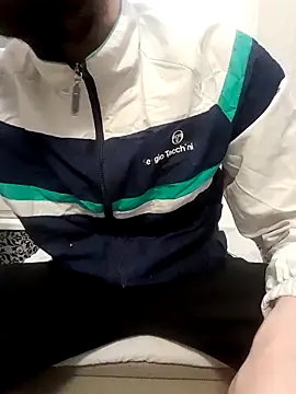 Snapshot of 80julien chatting on February 17, 2026, 12:46 pm 80julien online show from February 17, 2026, 12:46 pm