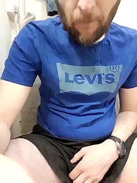 Snapshot of 80julien chatting on February 8, 2026, 7:11 pm 80julien online show from February 8, 2026, 7:11 pm