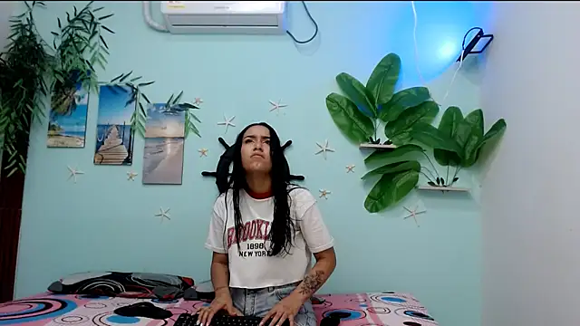 lucerodelamanana343 online show from February 11, 2026, 7:25 pm