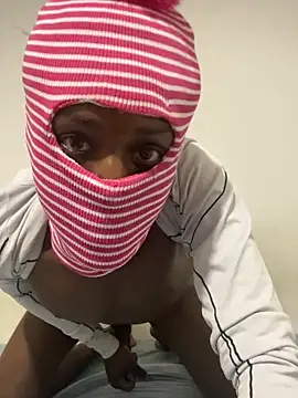 Snapshot of HotTwink_ZAR chatting on February 7, 2026, 9:23 pm HotTwink ZAR online show from February 7, 2026, 9:23 pm