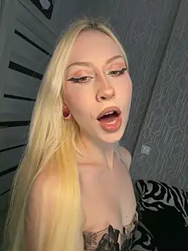 Snapshot of Elven_Effy chatting on January 19, 2026, 1:15 pm Elven Effy online show from January 19, 2026, 1:15 pm