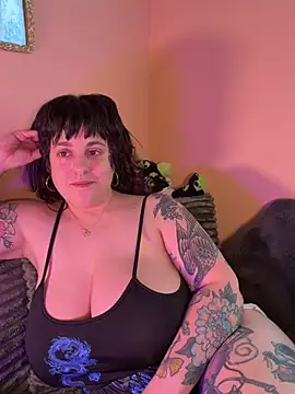 kitkathecartoonclown online show from April 18, 2026, 6:21 pm