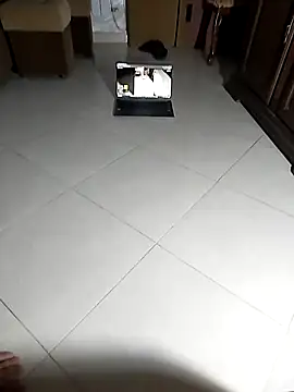 PrettyBottom1 online show from March 27, 2026, 1:14 am