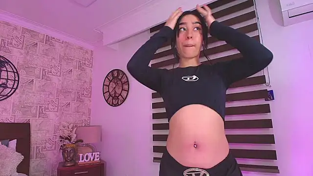 Snapshot of emily_clarkk_ chatting on January 31, 2026, 7:56 pm emily clarkk online show from January 31, 2026, 7:56 pm