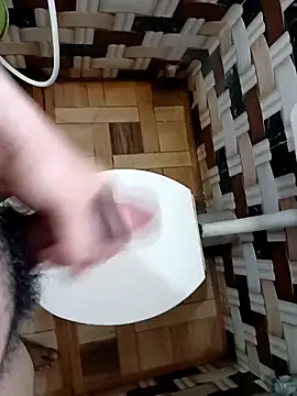 Snapshot of Uzieham22 chatting on March 3, 2026, 5:58 am Uzieham22 online show from March 3, 2026, 5:58 am