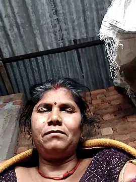 Hot di97 online show from April 17, 2026, 12:02 am