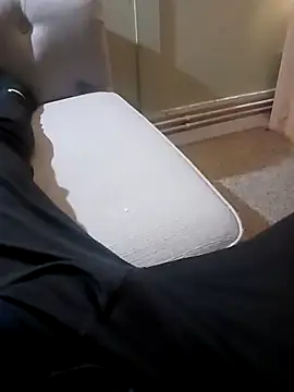 Hertsguy1984 online show from April 18, 2026, 10:54 pm