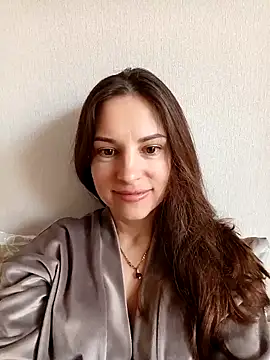 She-Moon online show from April 10, 2026, 6:09 am