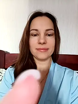 Snapshot of She-Moon chatting on January 16, 2026, 7:01 am She-Moon online show from January 16, 2026, 7:01 am