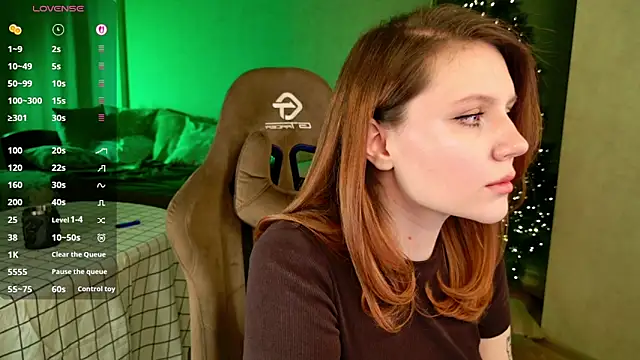 Snapshot of YouHoldMe chatting on February 14, 2026, 4:29 pm YouHoldMe online show from February 14, 2026, 4:29 pm