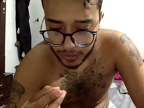 Tito 12  online show from March 3, 2026, 4:41 am